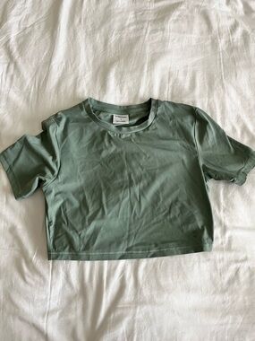 Gymshark Whitney Simmons Short Sleeve Crop Top - Leaf Green